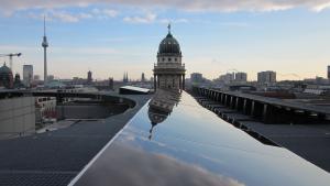 Solaranlage auf dem Dach der Galeries Lafayette; Foto: Berliner Energieagentur
