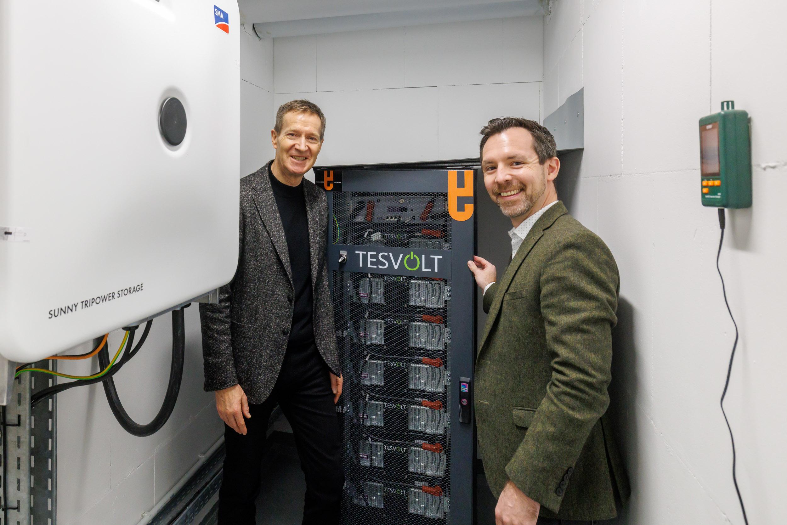 Inbetriebnahme PV-Anlage und Batteriespeicher Kameruner Straße